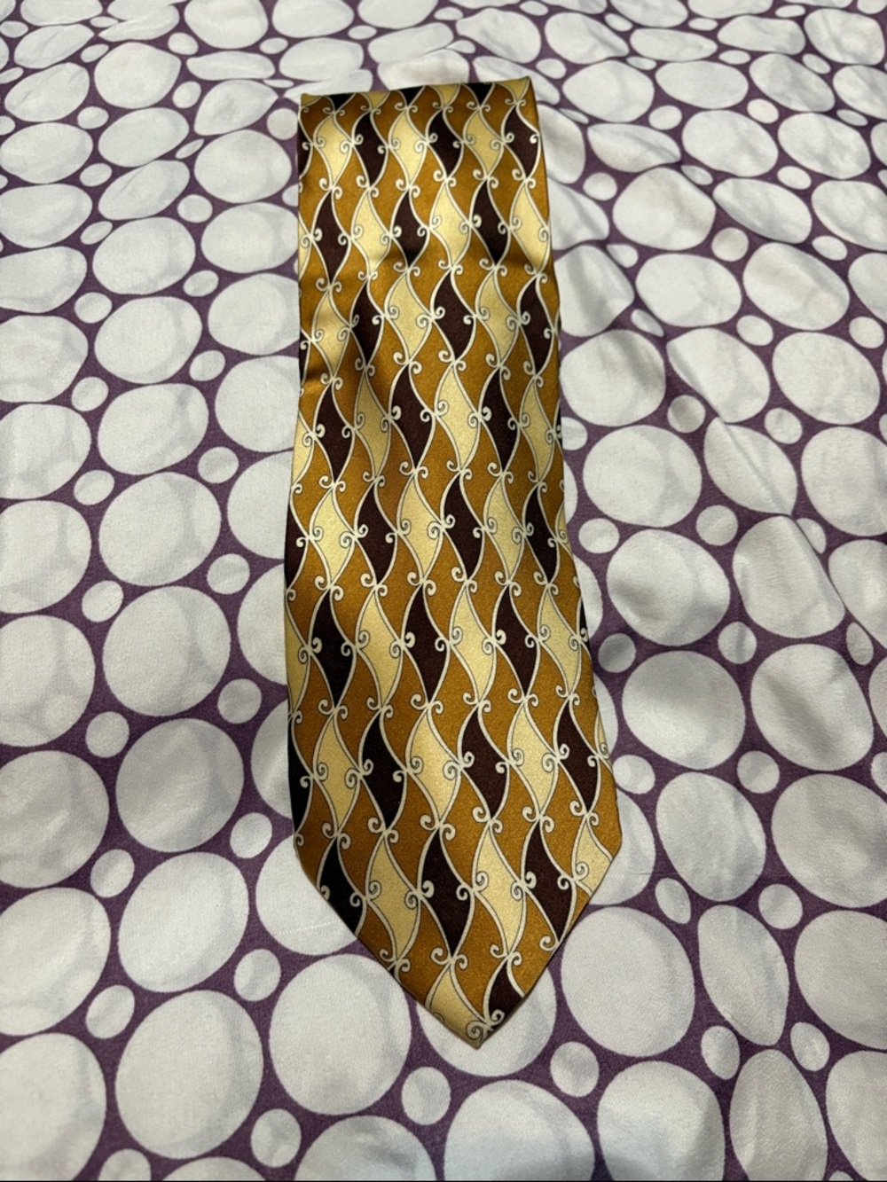 Men's Gold and Brown Patterned Silk Tie